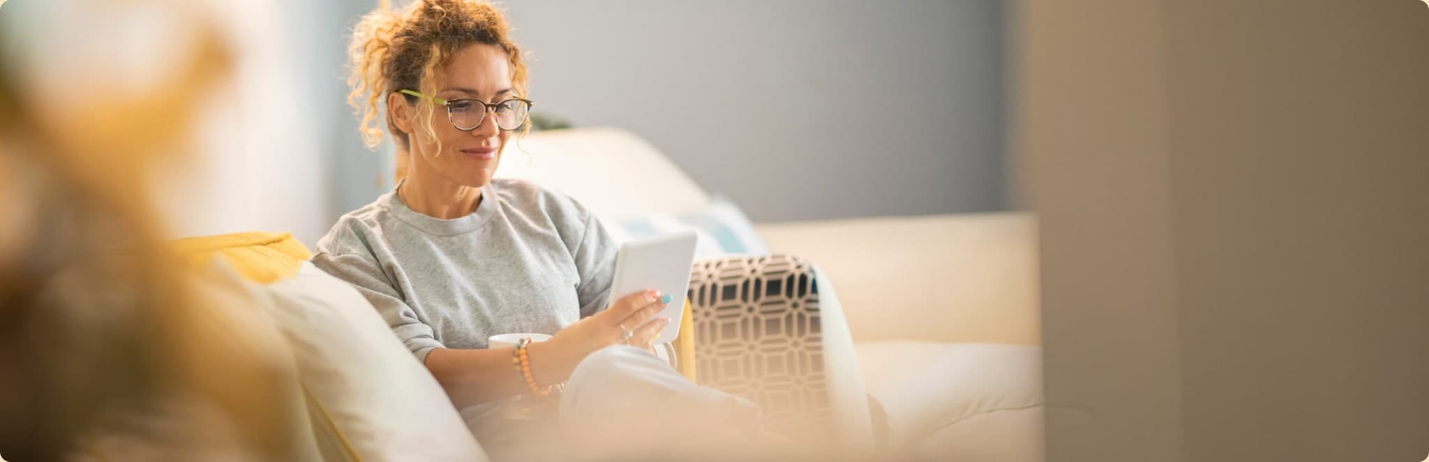 Person using the Hive mobile app